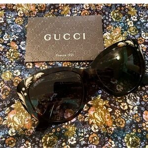Gucci Pearl Inlay Cat Eye Sunglasses